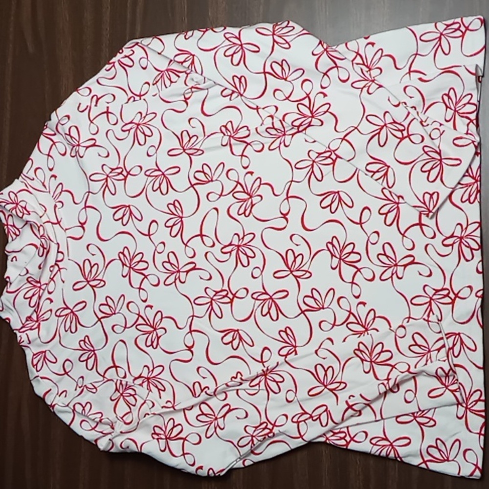 Studio Works White w Red Ribbon Design Mockneck Long Sleeve Tee XL